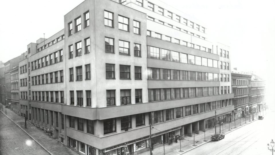 1933 - Radio Building