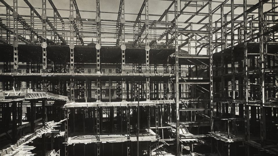 1930 - Construction Site of Radiojurnal Palace - assembly of steel frame