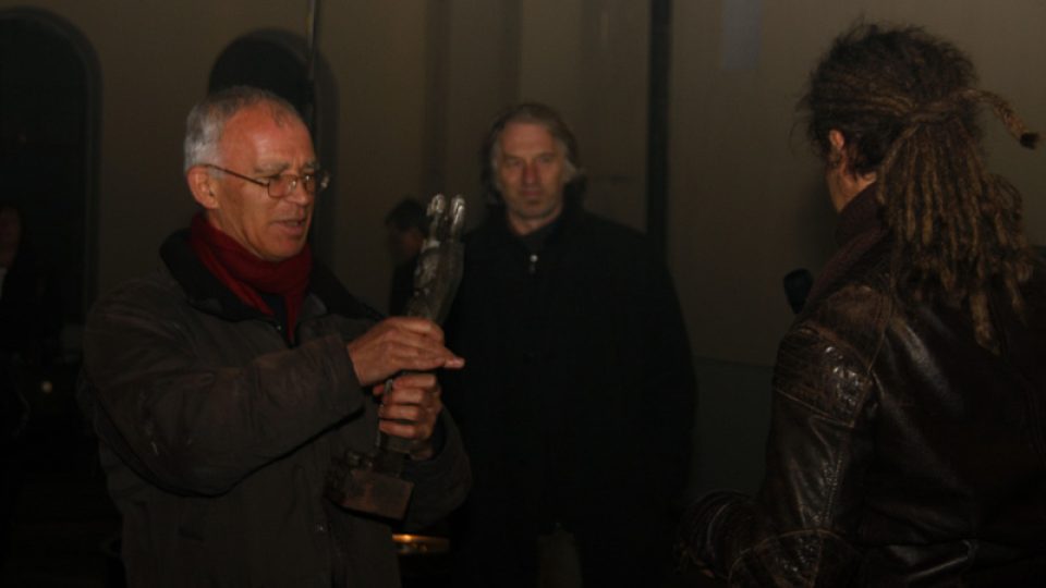 Peter Cusack and  Miloš Vojtěchovský (at the background) are receiving the Award of the Respekt Magazíne from Jan H. Vitvar. copyrihgt: Eva Koncalova, Zipp - deutsch-tschechische Kulturprojekte, eine Initiative der Kulturstfitung des Bundes, 2009