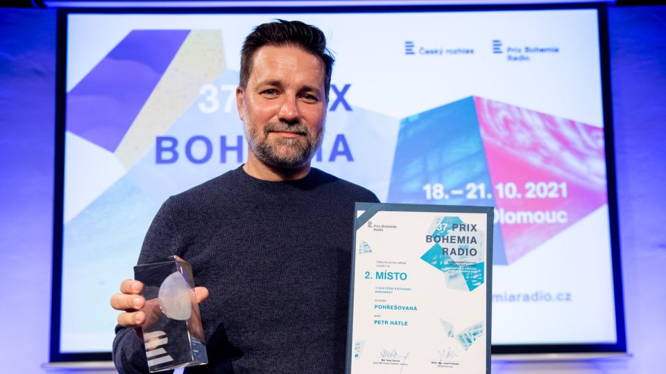 Petr Hátle si převzal ocenění za druhé místo v kategorii Dokument