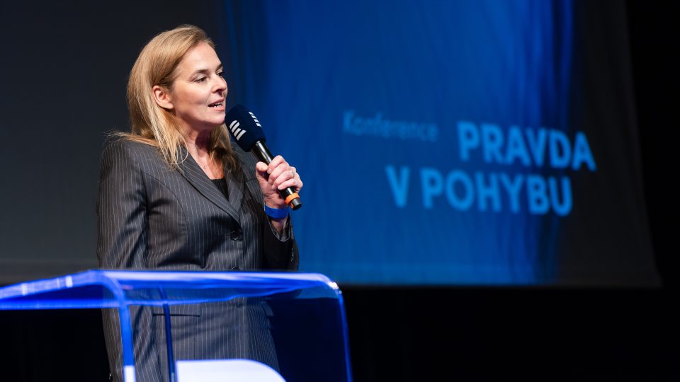 Moderátorka Světlana Witowská provázela první částí konference